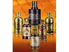 電鍍、噴涂與浮雕 現代酒瓶裝飾工藝的多元創新